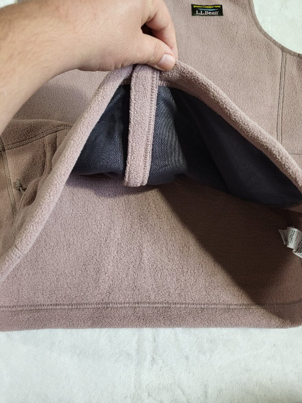 LL Bean  Women's Mountain Classic Fleece Mauve Taupe Vest - L PET - Picture 8 of 11